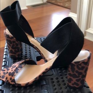 Jessica Simpson Sinista Leopard print heels